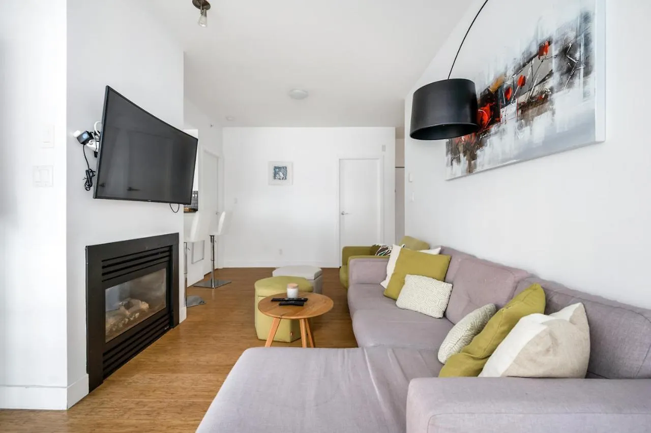 Bright 2 Bedroom Condo Downtown With Free Parking Vancouver