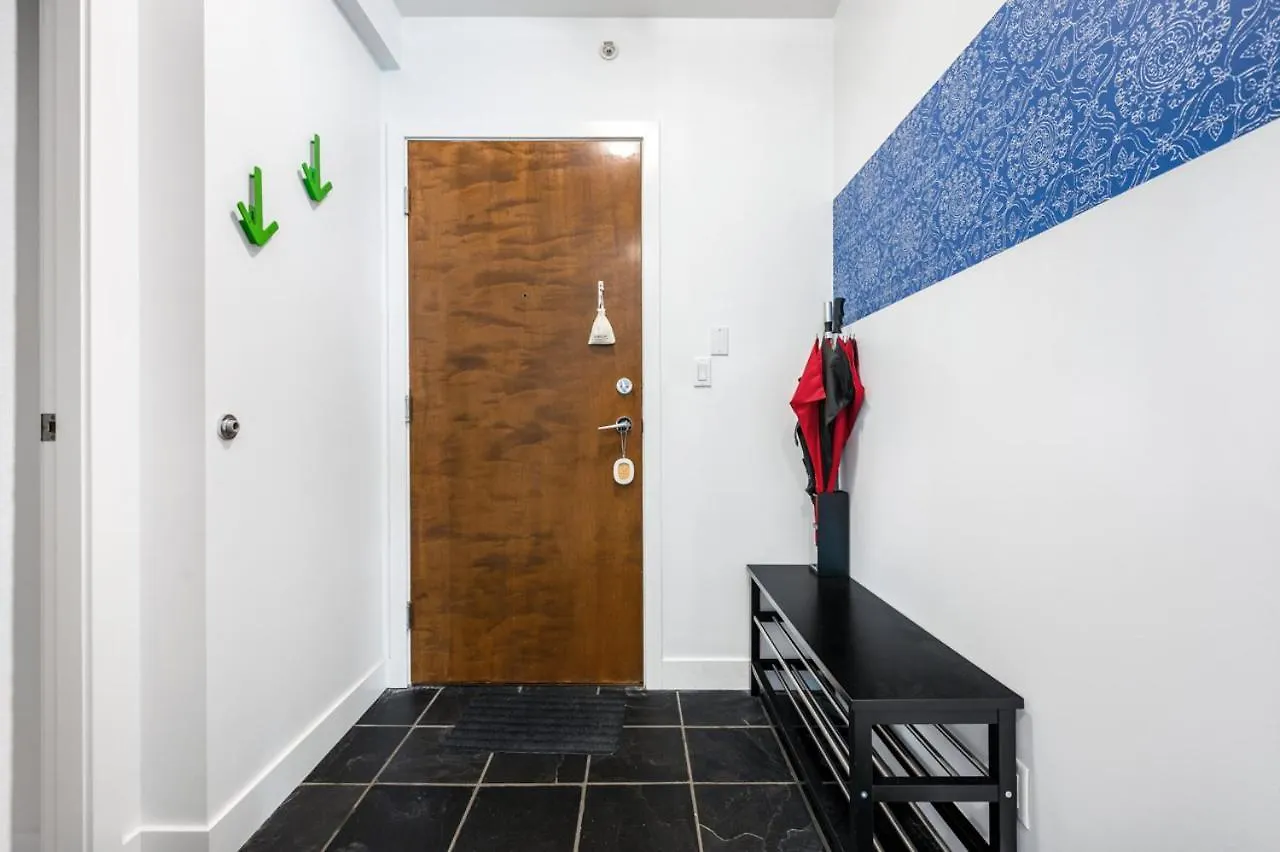 Apartment Bright 2 Bedroom Condo Downtown With Free Parking Vancouver